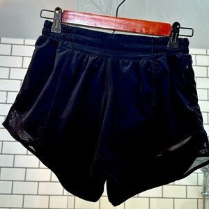 Lululemon Hottie Hot Shorts 4”